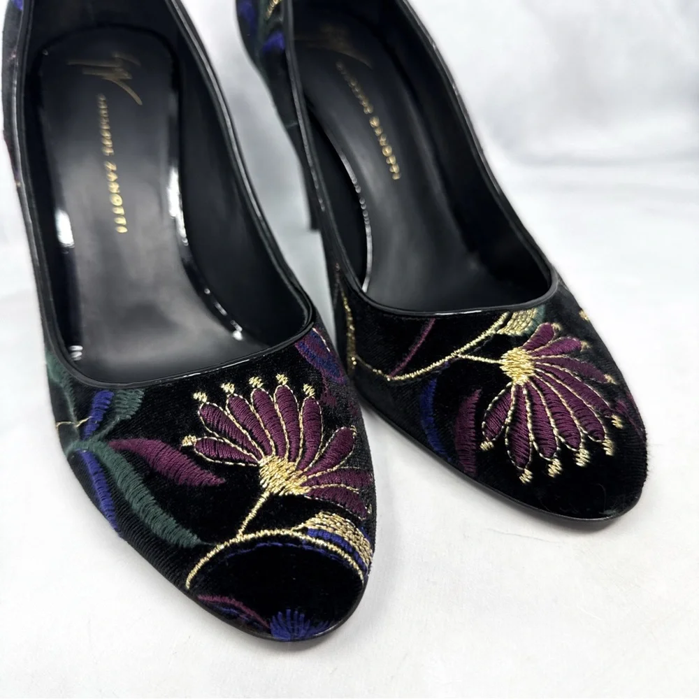 Giuseppe Zanotti Annette Velvet Floral Embroidered Almond Toe Pumps Heels Black